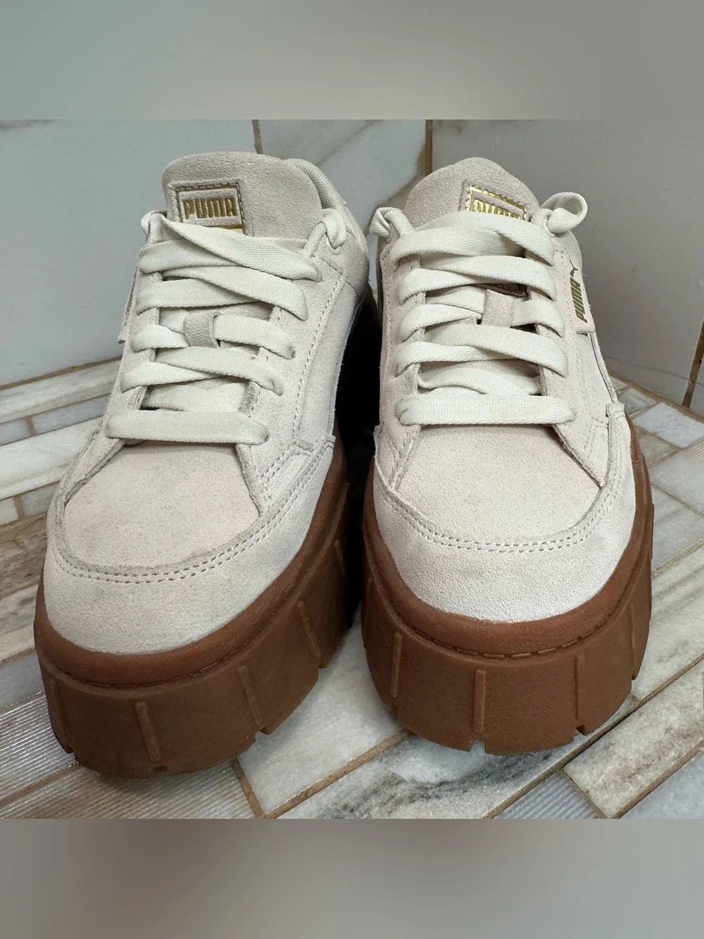 Puma Mayze Stack Luxe Platform Sneakers Cream Suede Gum Sole Women’s US 8
